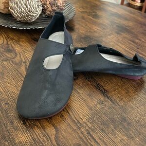 Faux leather shoe size 8